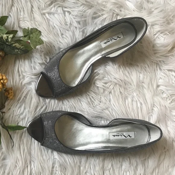 Nina Silver Rhinestone Peep toe flats! NWT! - Picture 2 of 5